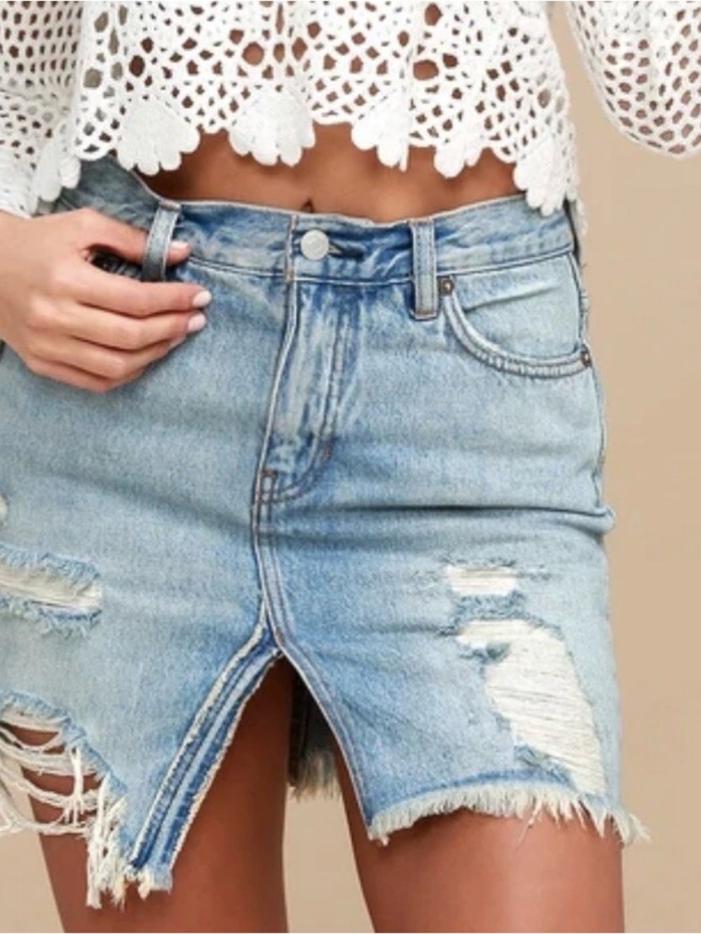 NWT WE THE FREE / FREE PEOPLE Relaxed and distressed denim mini skirt, size 28